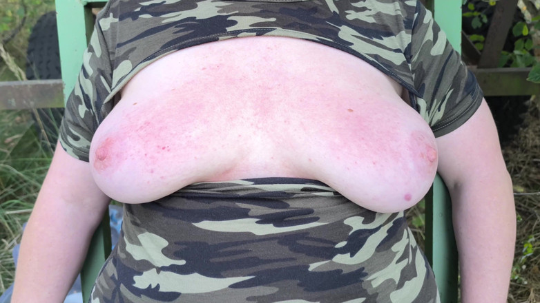 Bouncy Tits Action: Мировой рекорд по сиськам, тренировка рекордов 2 - 18 из 18 - 4230 шлепки