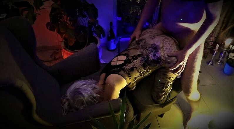 Ken: Sperma-banka Estefaniaerotica je deflowered análně zezadu. s velkým výstřikem na...