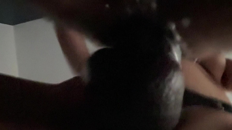 Lovepussyofmygirl: एक व्यापार यात्रा, एक होटल, मैं और मेरे विनम्र पति, और हमारे पसंदीदा खिलौने