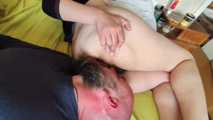 Hairy Homemade Amateur Orgasms: Manžílek mě prosí, abych mi vyčistil zadek, a je tak...