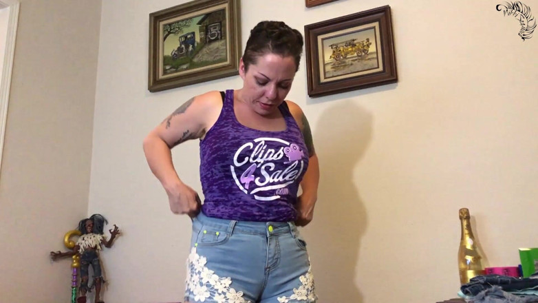 Nikki's Fetishes: Experimentando All of My Jean Shorts for You
