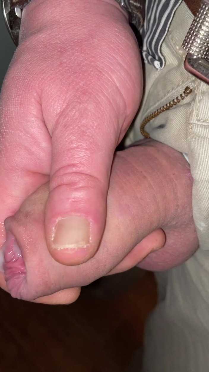 Foreskinguy: Záběr zblízka na Edging Tight Foreskin with Big Cockhead