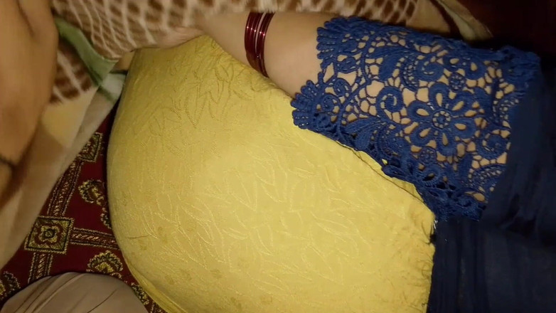 RedQueenRQ: Novia y novio follan muy caliente en casa con primer...