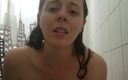Nadia Foxx: Реальный опыт подруги в горячем и мокром душе в видео от первого лица