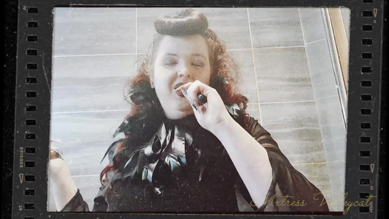 Mxtress Valleycat: Gothic Vape Domination
