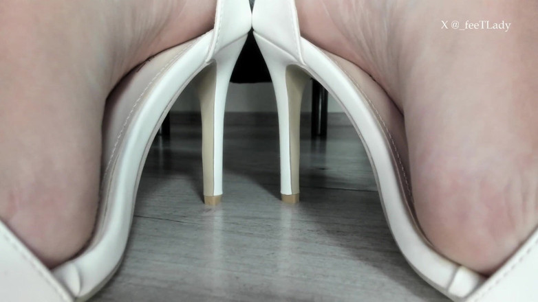 Feet lady: Touch Arches in Heels