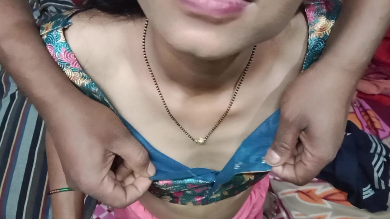 xxxSejal: सुंदर सेक्सी भाभी को मुंह पर कपड़ा बांधने के बाद चोदा