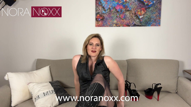NoraNoxx: Hush Controll - 你的屁股在会议中振动