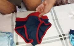 バスルームの男の子は何をしているのか、おお、私の神よ