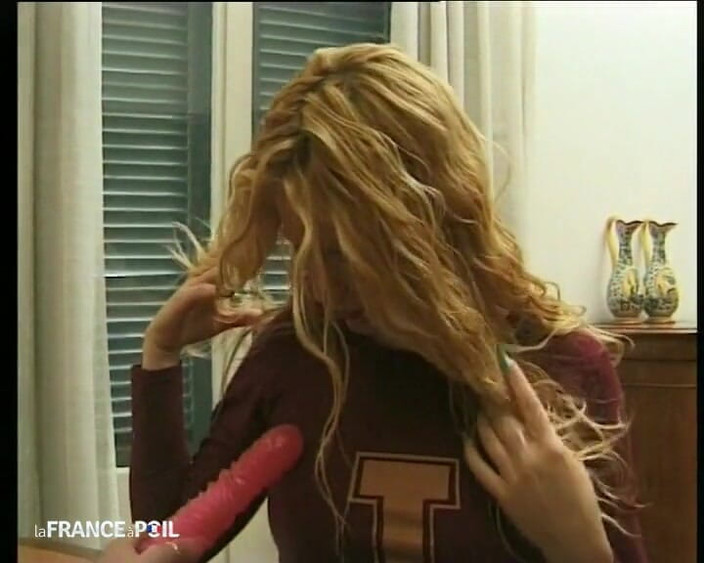 French Family Secrets: Pentru cele două curve, este timpul vibratorului!