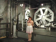 Sex Karma: Una troia nera robusta e calda con tette grasse ottiene...