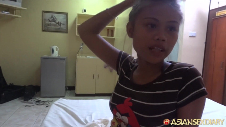 Sex Diary: AsianSexDiary Petite Filipina roztažená velkým čůrákem v hotelovém pokoji