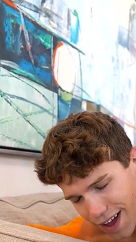 Üvey babanın büyük yarağına veda sakso çekiyorsun ve kendini çok yalnız hissetmeyeceksin