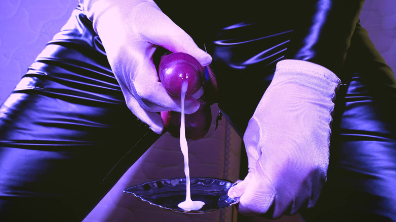 AmberVanilla: Latex bitch slave sucking dildo while jerk off hard cock...