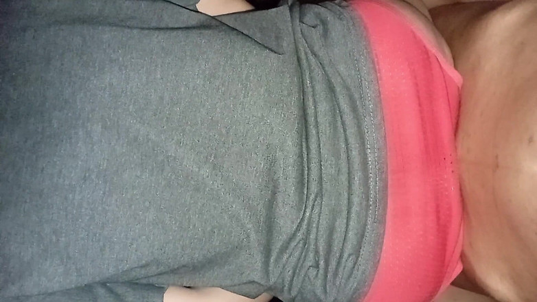 Famly sex: Eu quero ter minha bunda chutada por uma garota asiática.