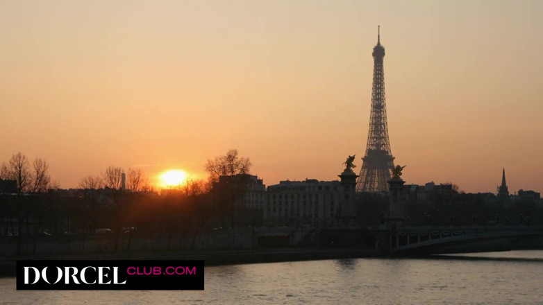 Dorcel Club: 동료를 만족하는 섹시한 변호사 클레어 카스텔