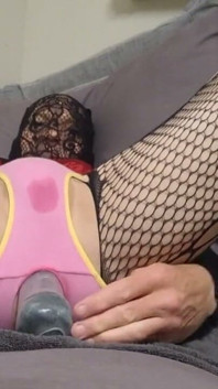 Pantieboy šuká díru robertkem přes dívku kalhotky hands free sperma