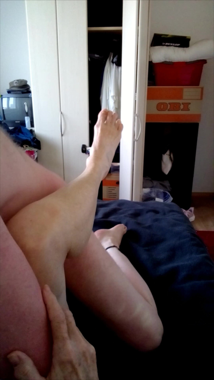 Goldschatz59: Nylonový kluk mě šuká na krátko