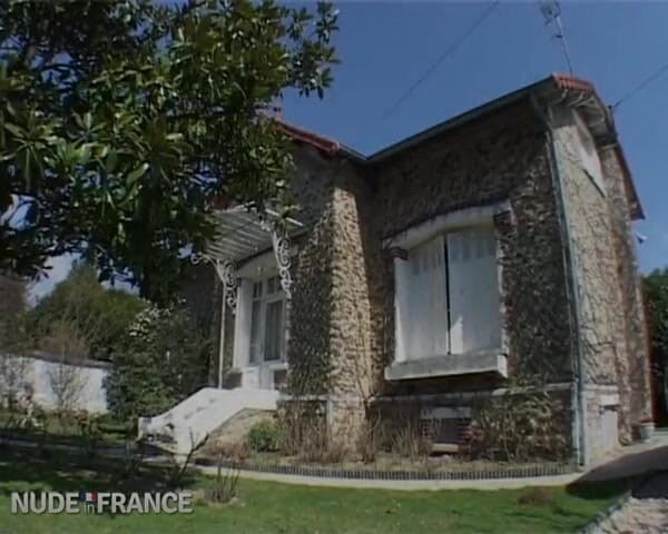 La France a Poil: 性感护士在桌子上被粗暴鸡奸