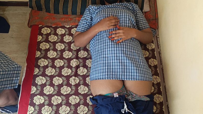 Pushpa studio: Une fille avec son beau-père