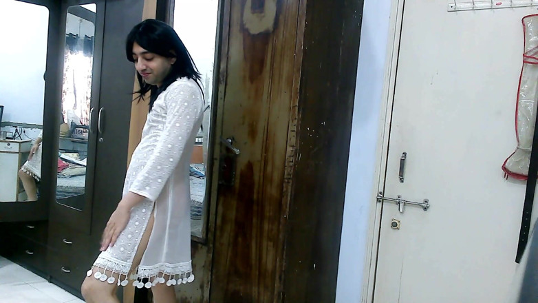 Cute & Nude Crossdresser: Banci cantik manis crossdresser femboy Sweet Lollipop dalam pakaian malam...