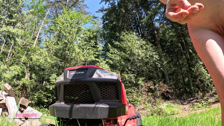 Destination Kat: Yardwork Pee Comp