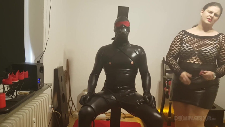 LadyPam: Gyllene duschfetisch - mogen domme dränker latexslav