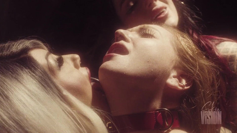 SkinVision: Penyihir seks lesbian yang polos - luna luxxx & kasara wood & fiona...