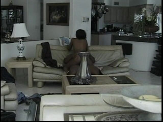 CBD Media Interracial: Calda 19enne dolly con un bel corpo si fa scopare duro...