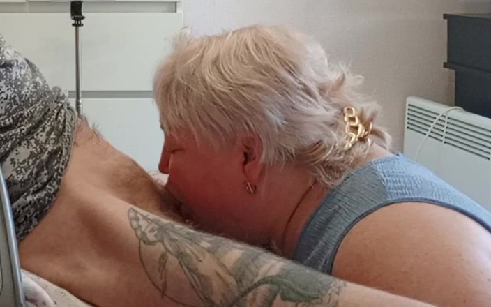 Zona901: La moglie guarda mentre il vicino succhia il mio cazzo...