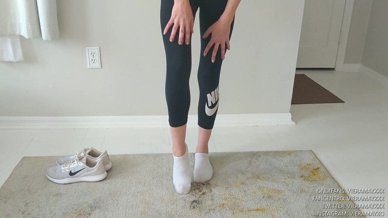 VieraMayXXX: You Smell My Dirty Socks &amp; Jerk off - JOI