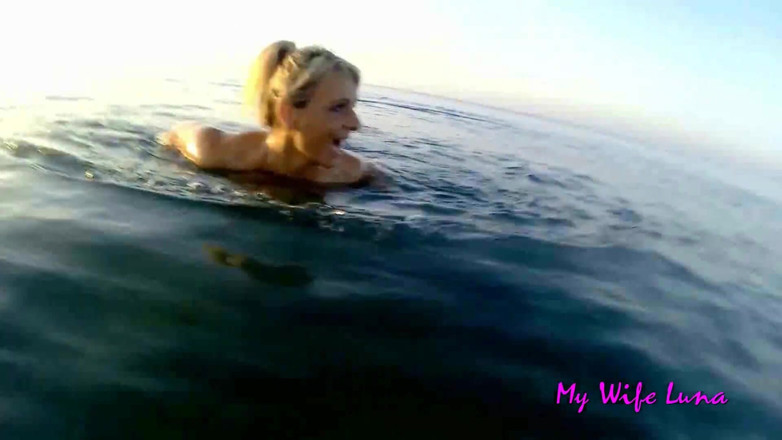 My Wife Luna: เย็ดบนชายหาด