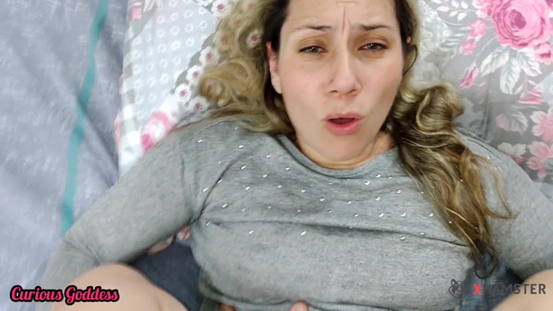 Adrian And Curious: Curiosa dea bionda milf palestra calzini sega con i piedi,...