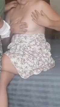 Scuotendo orgasmi con un dildo gonfiabile