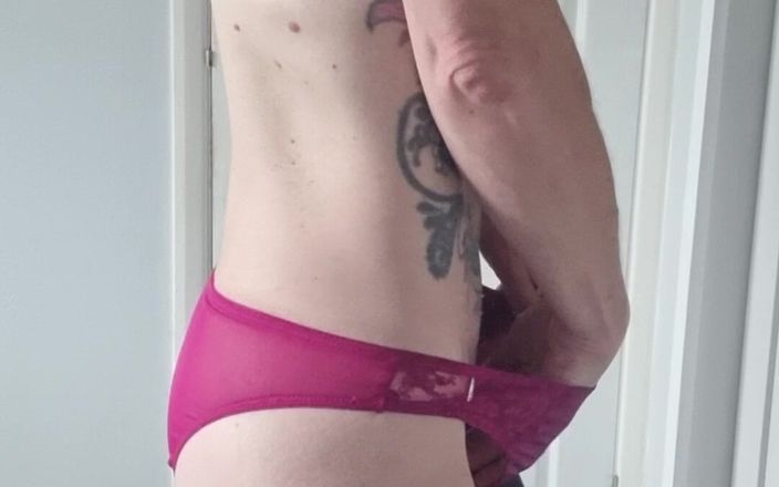 Demelza: Sentirse caliente y sexy en lencería sedosa - jugando con mi...
