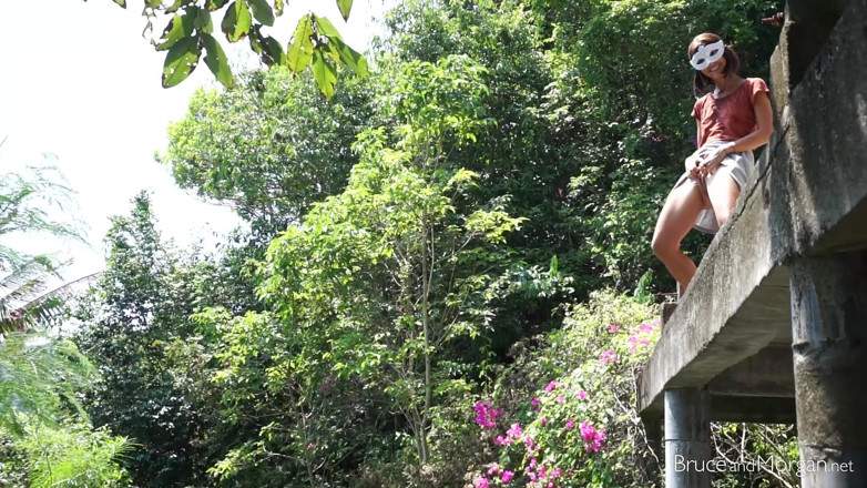 Bruce-and-Morgan: Morgan peeing in nature
