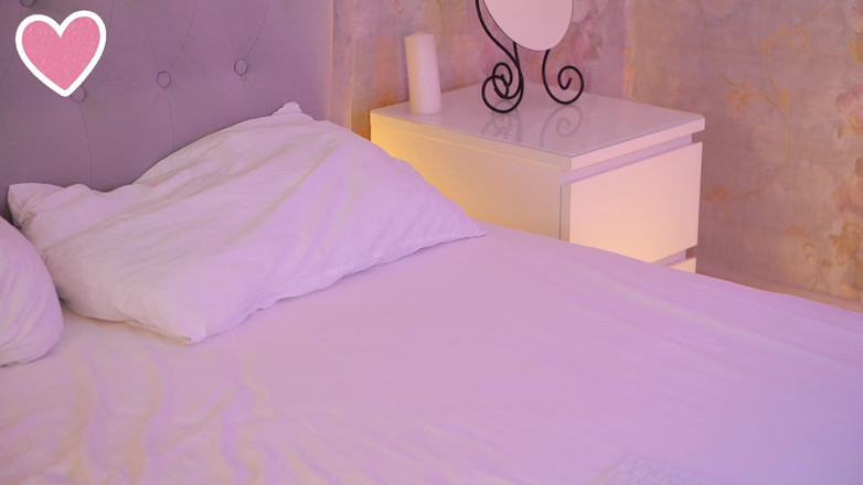 Stella Cardo: Sexy kráska ukázala zadek a pak si vzala velké dildo...