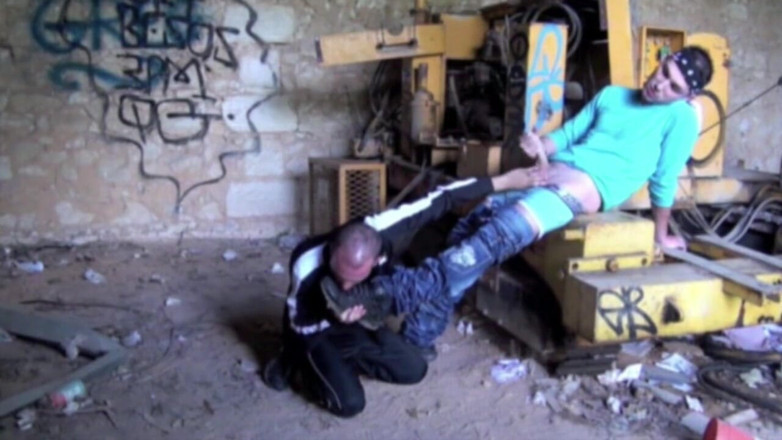 Sneaker gay: Slut twink submissed to the sneakers of the twink JIMY...