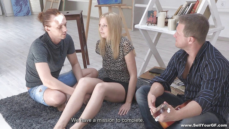 Sell Your GF: Membumbuinya dengan seks