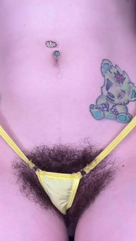 Microbikini godin aanbidding