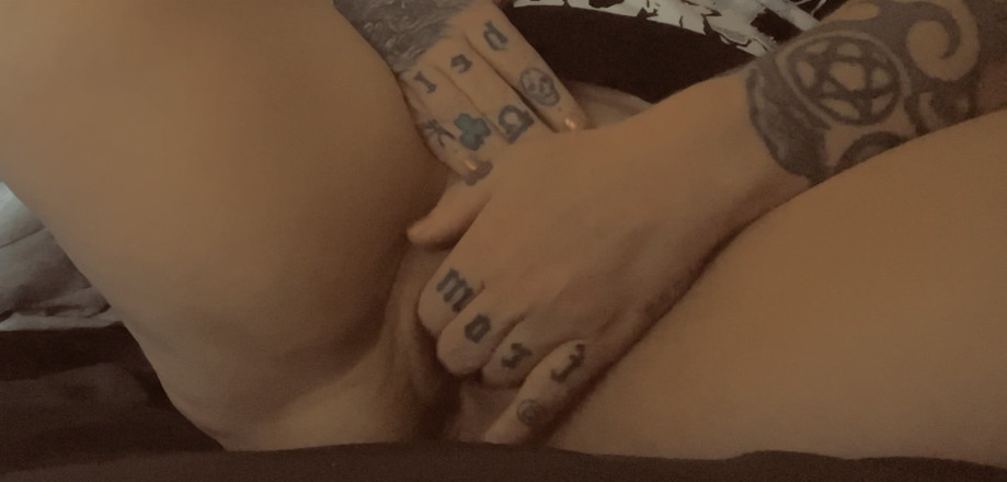 Raven666xxx: Prstím se