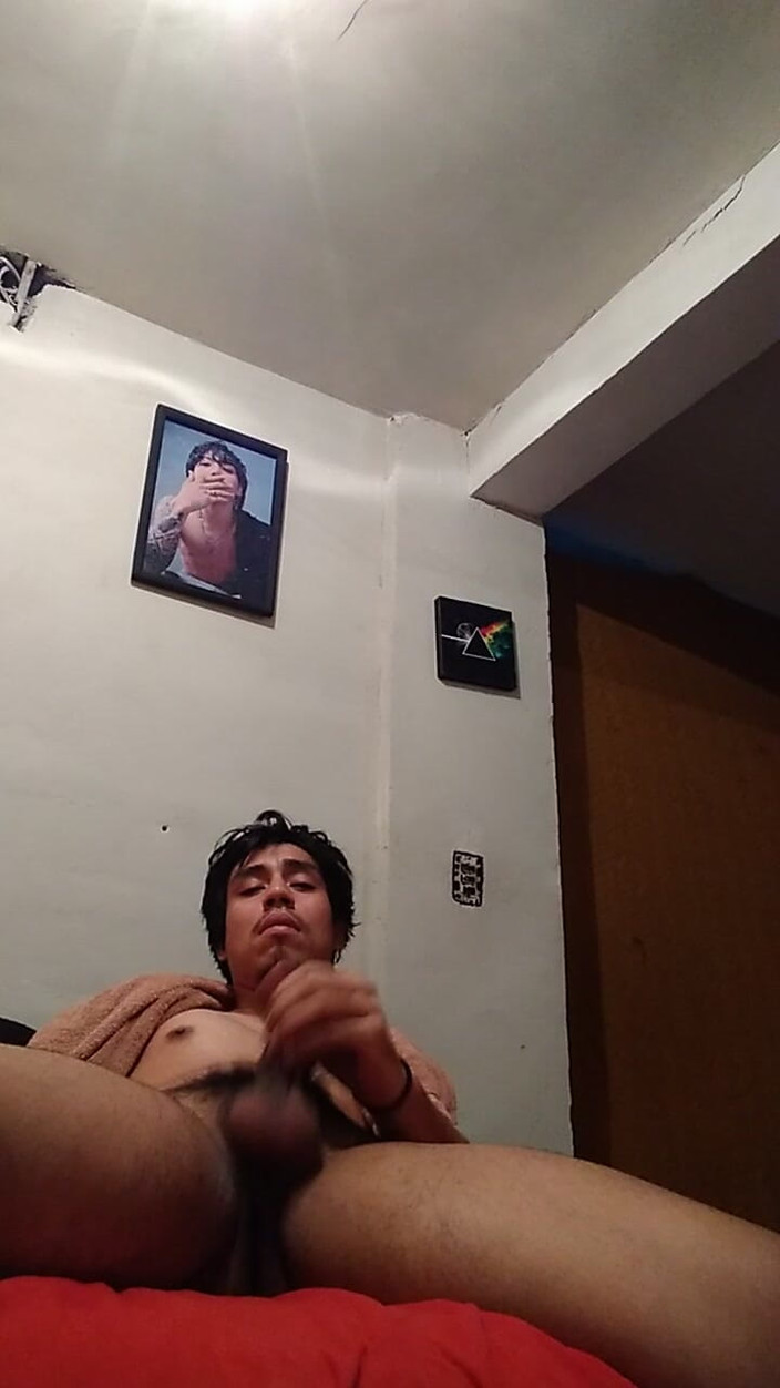 AlexAlejandro13: Entre na cama comigo, eu sinto como ter muito sexo...