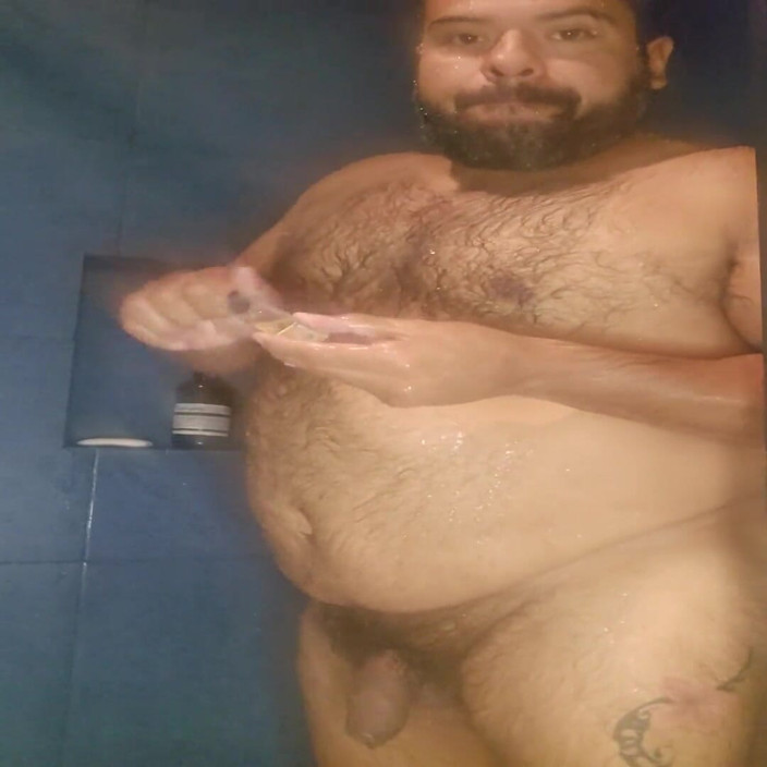 Osote Vergon: Bañando Al Oso