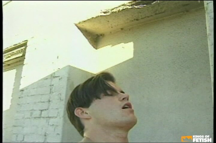 Gay Diaries: Twink bertatu mengongkek seorang lelaki dengan dubur ketat di luar...