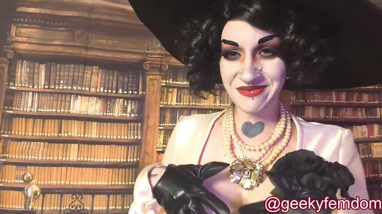 Geeky Femdom: Rendez-vous pour la Saint-Valentin avec Lady Dimitrescu