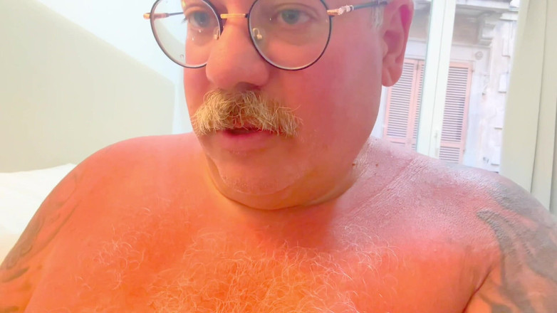 Hand-Free-Daddy-Chub: Fette Maskulin, Riesiger Bär, Unter Der Dusche Beim Spielen Erwischt
