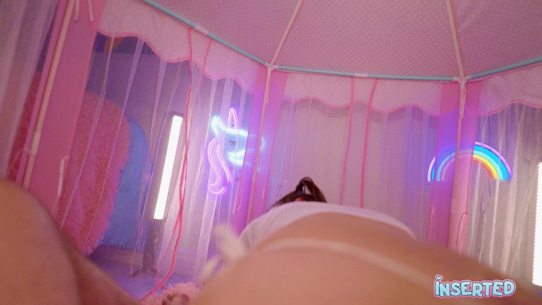 Inserted: Julia有一个精英阴户