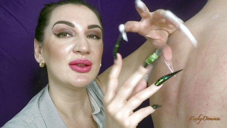 KinkyDomina: Порочная очень длинные острые ногти царапают