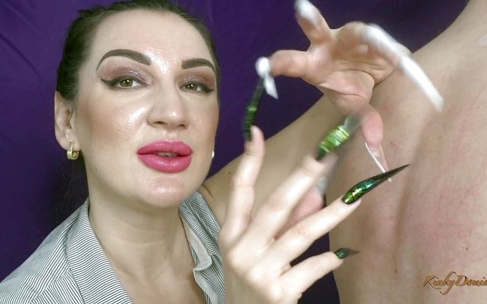 Kinky Domina Christine queen of nails: 邪恶的超长尖指甲划伤
