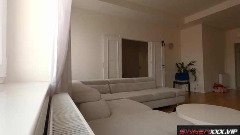 Sinners World: Pequeña ninfómana flaca no puede dejar de correrse - Matty Mila...